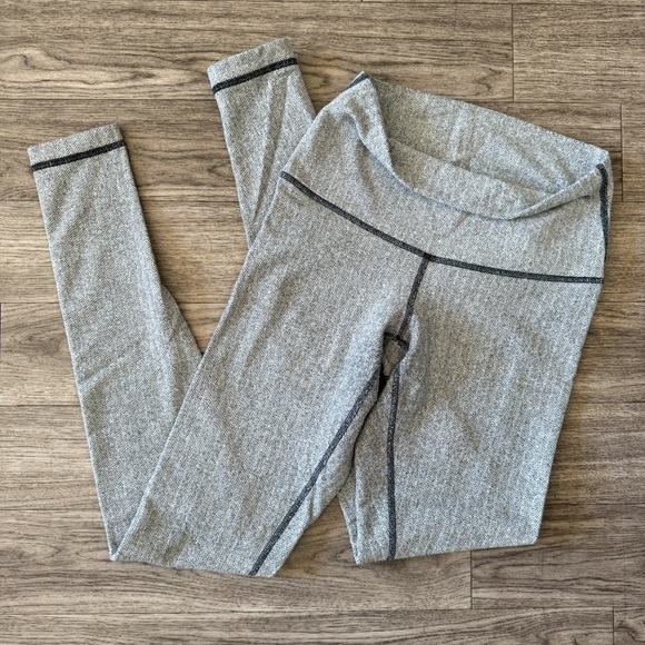 Lululemon heather gray patterned leggings - size 6 - Picture 1 of 5